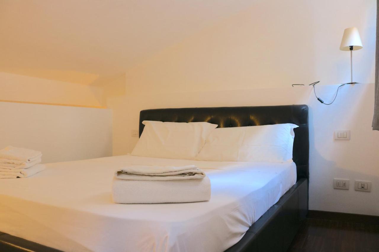 Cozy & Large Loft Famagosta Apartment Milan